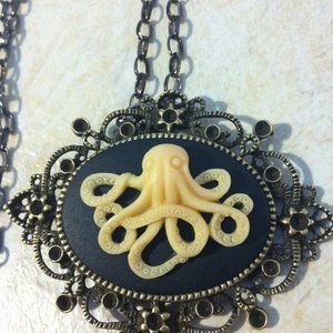 Octopus Kraken Steampunk Necklace Bronze Cameo e